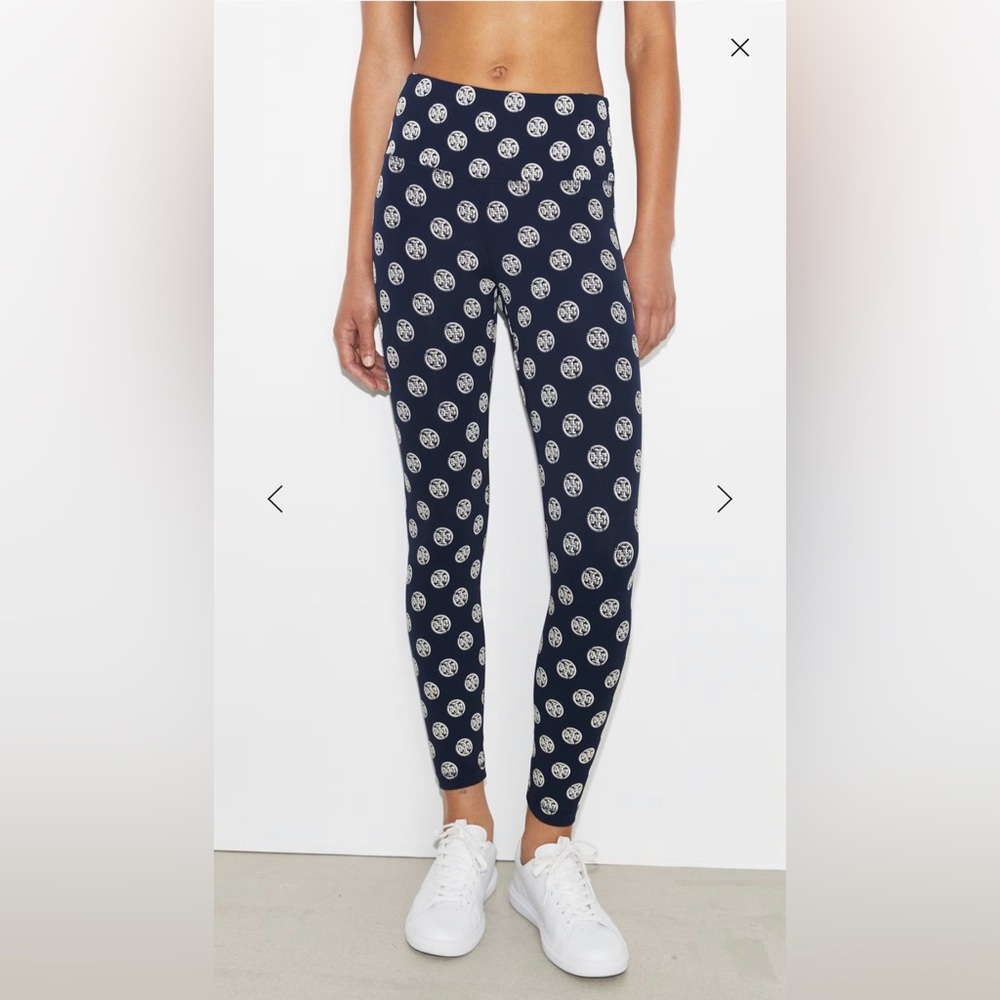 🆕🔹Tory Burch Navy and White T Monogram Patterned Leggings🔹